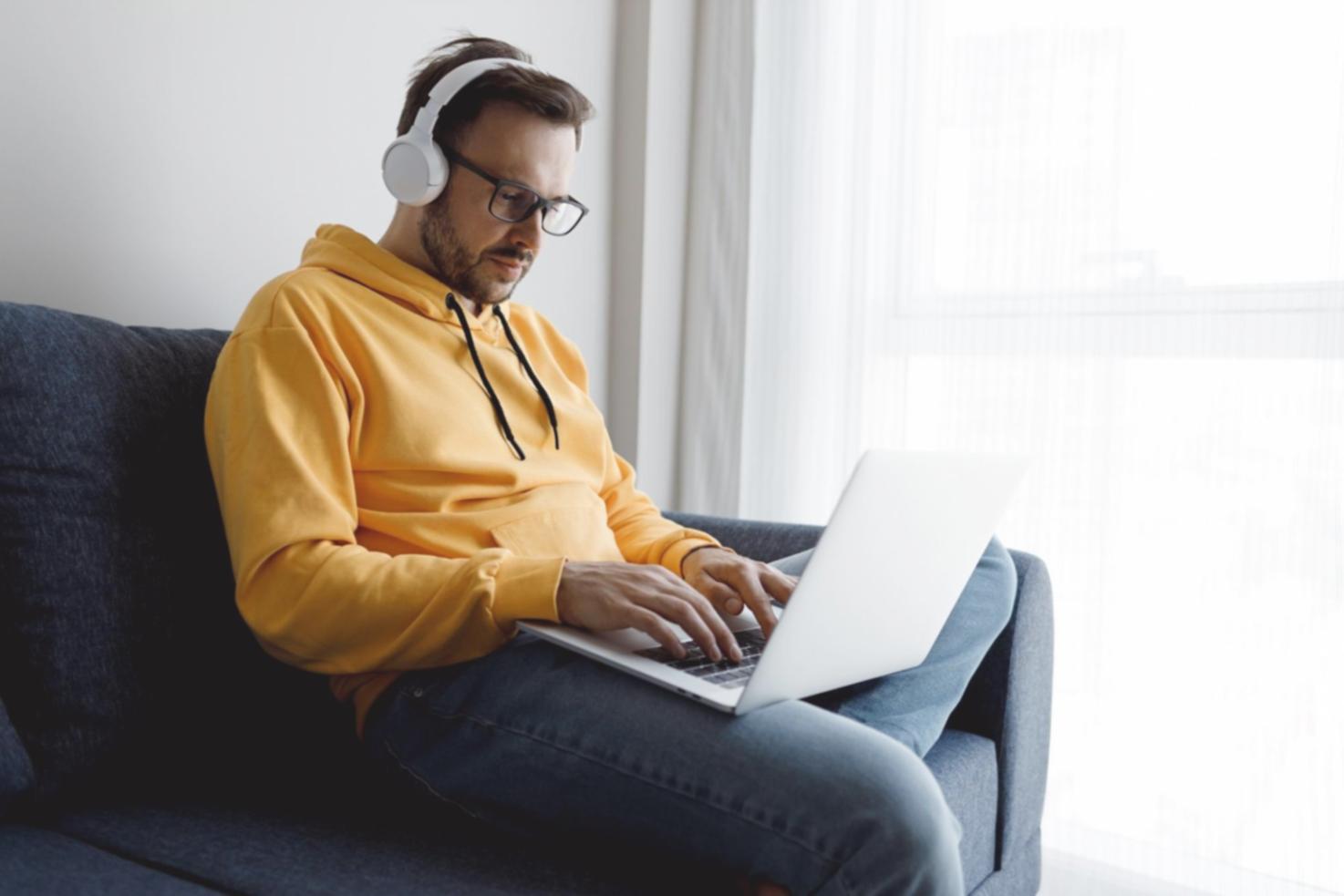 Análisis financiero en sesión de trabajo